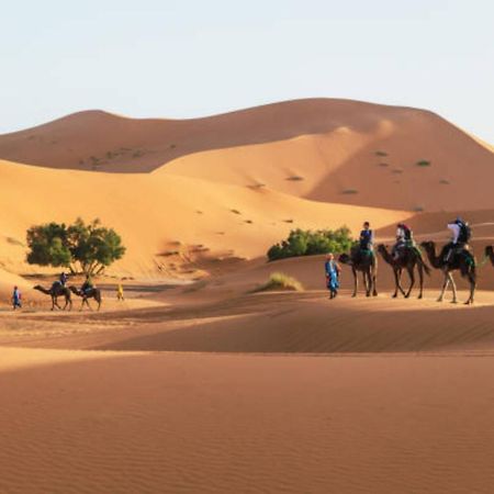 Desert Berber Fire Camp Merzouga Bagian luar foto