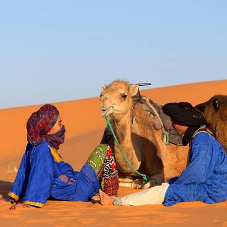 Desert Berber Fire Camp Merzouga Bagian luar foto