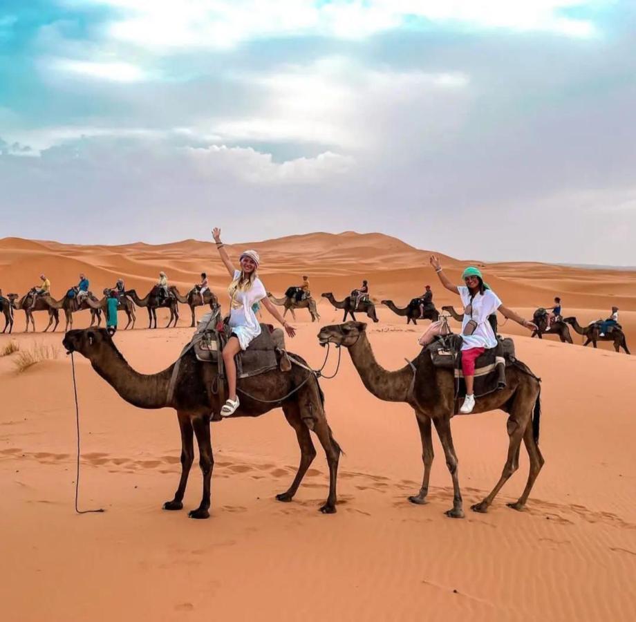 Desert Berber Fire Camp Merzouga Bagian luar foto