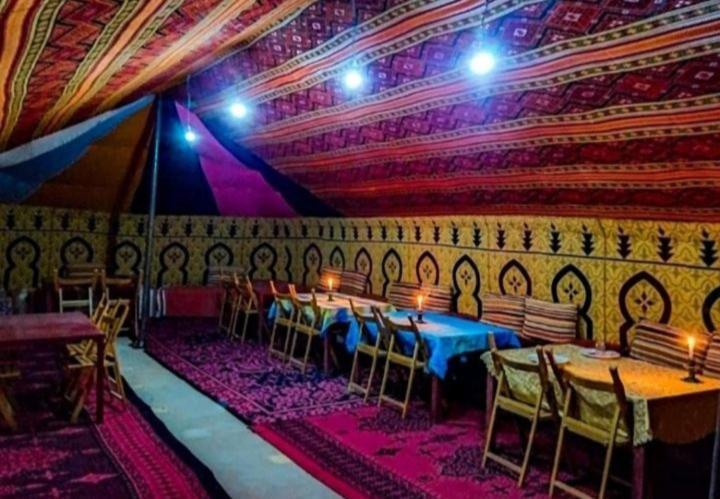 Desert Berber Fire Camp Merzouga Bagian luar foto
